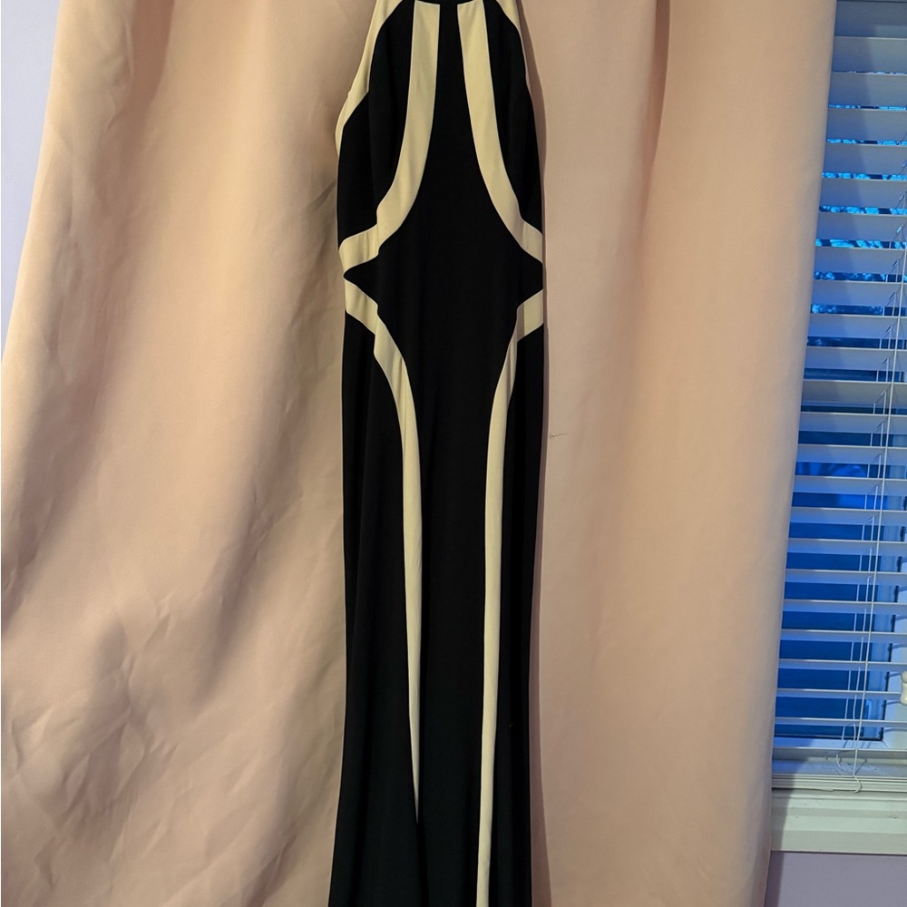 Faviana long Black & White/cream Geometric Maxi Dress